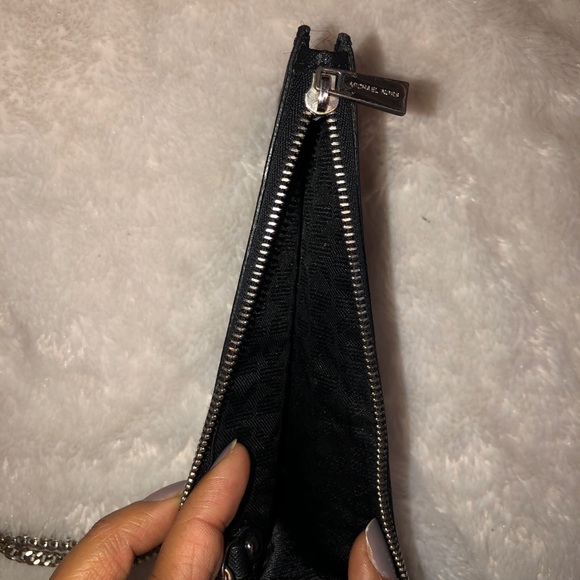 - Michael Kors wristlet black - Picture 4 of 4